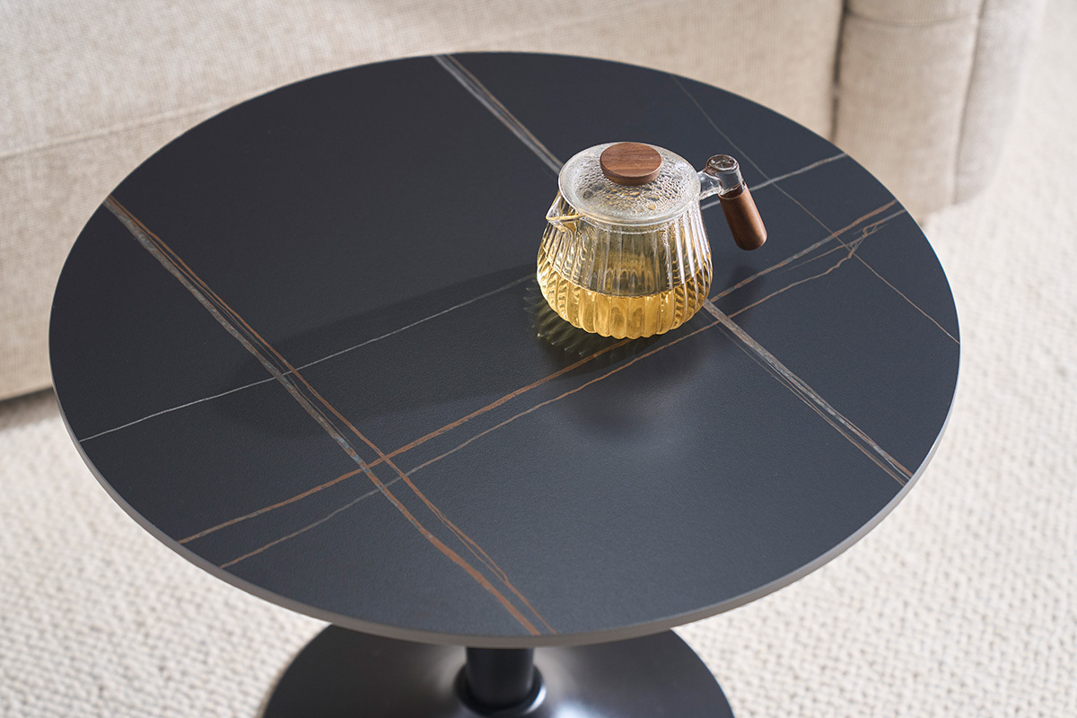 Mesa auxiliar de dise�o redonda en cer�mica negra y metal D60 cm MALOU