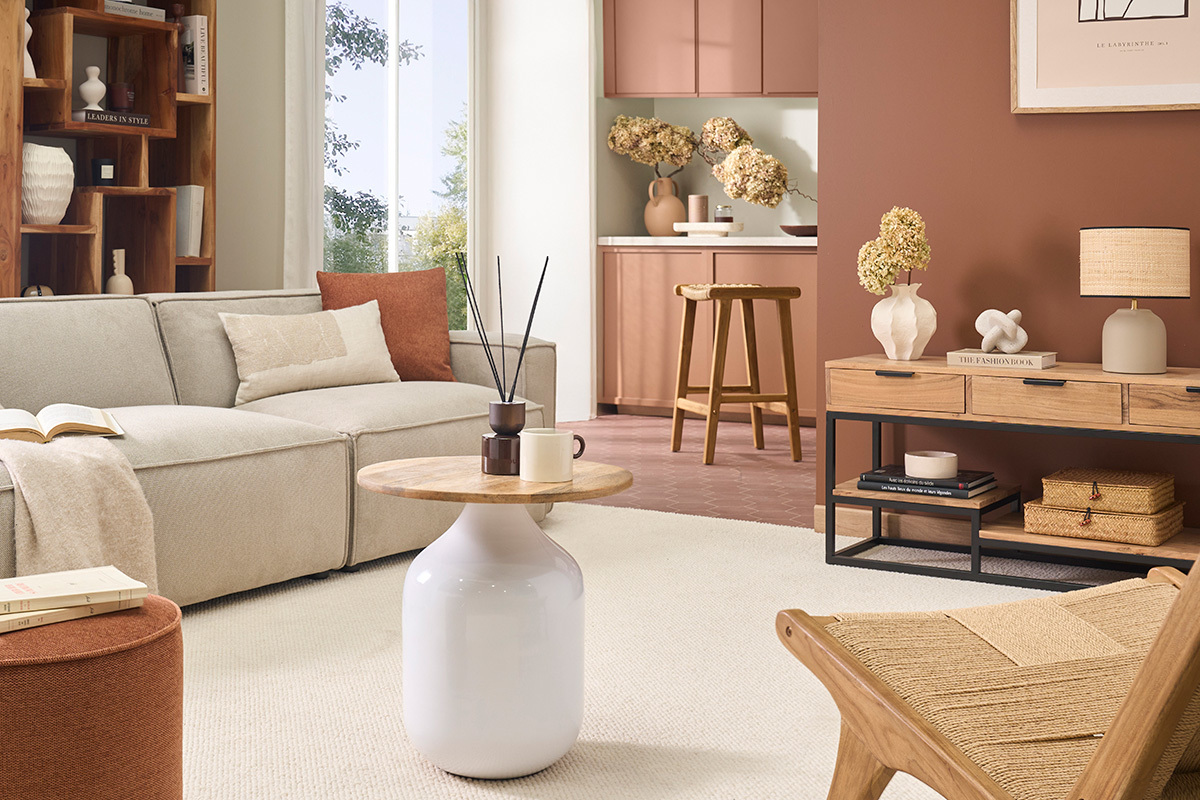 Mesa auxiliar redonda de dise�o blanco y madera de mango macizo H49 cm VERONA