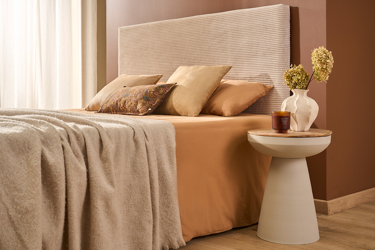 Mesa auxiliar redonda de dise�o con almacenaje de metal greige y madera maciza de mango 52 cm TAM