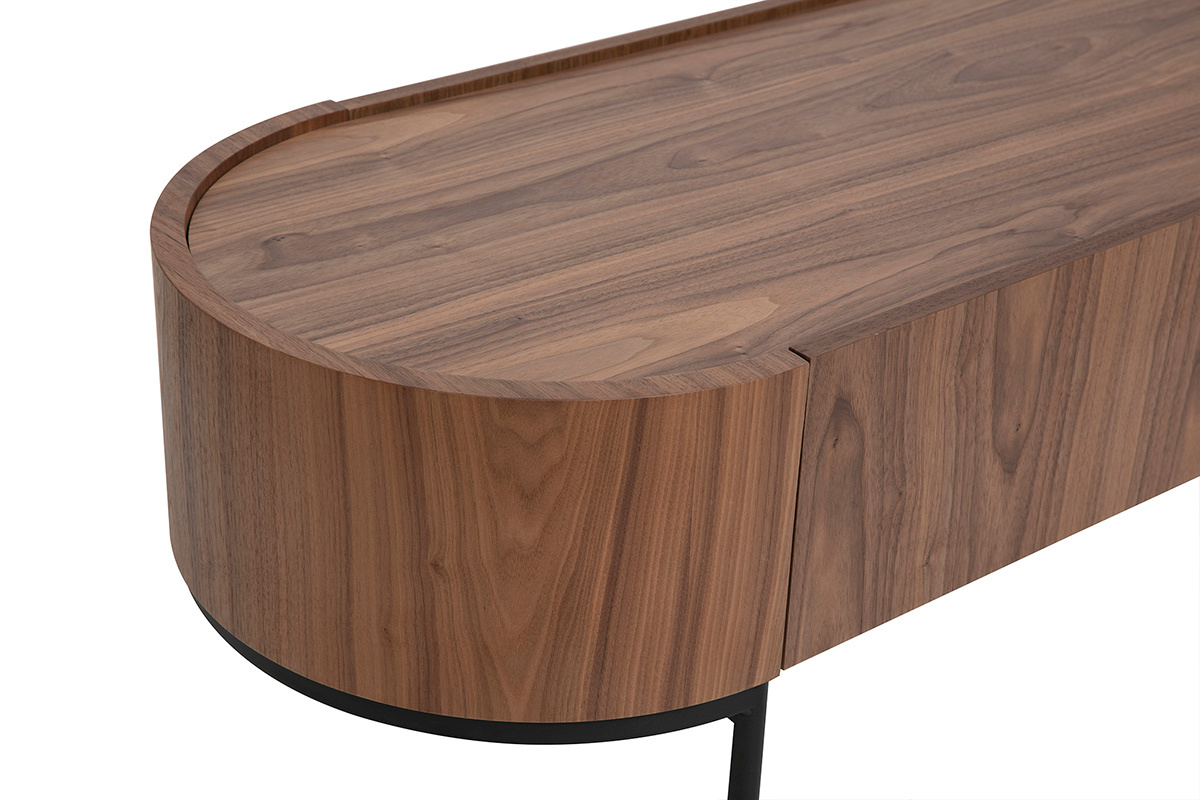 Mesa de centro de dise�o en madera oscura nogal y metal negro, vista en tres cuartos, con caj�n de almacenamiento