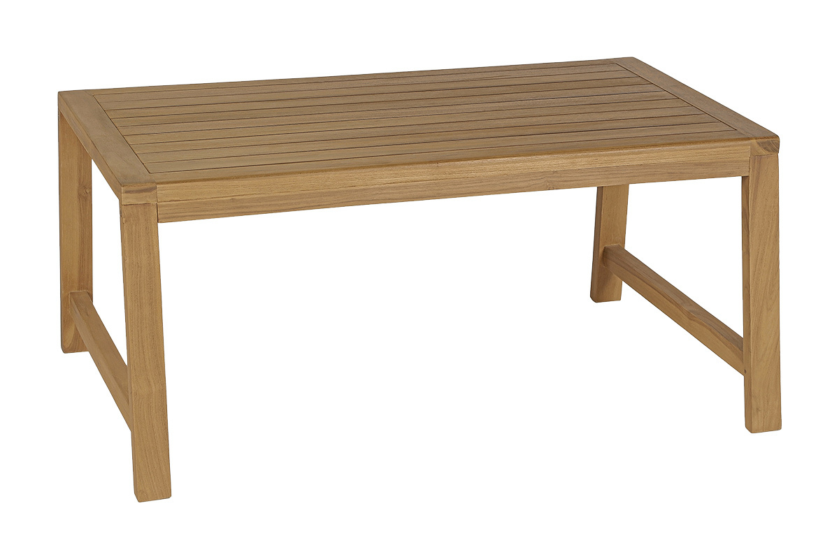 Mesa baja de jard�n rectangular de teca maciza, vista en tres cuartos, dimensiones 100x70x45 cm.
