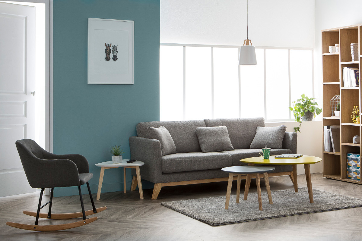 Mesa baja diseo triangular blanco SARA