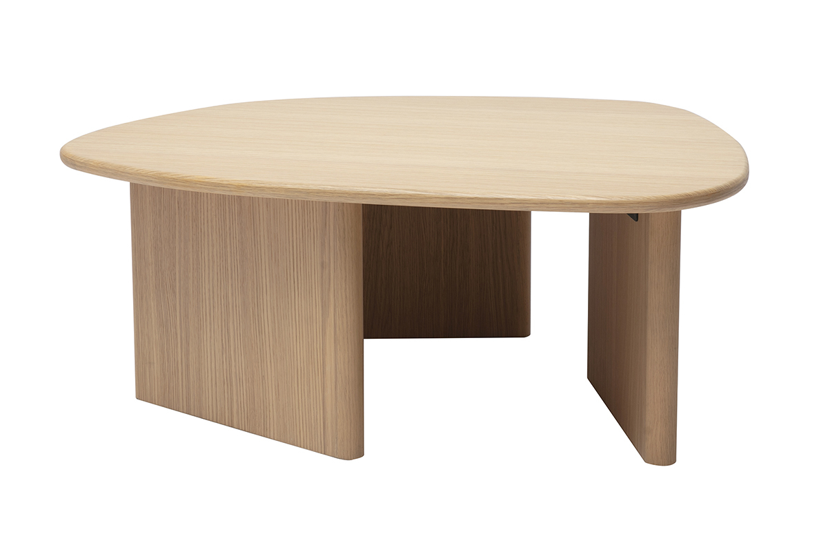 Mesa baja org�nica de madera clara de roble, vista frontal.
