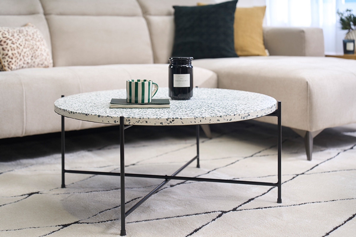 Mesa baja redonda de dise�o en terrazzo y metal negro D81 cm MEZZO