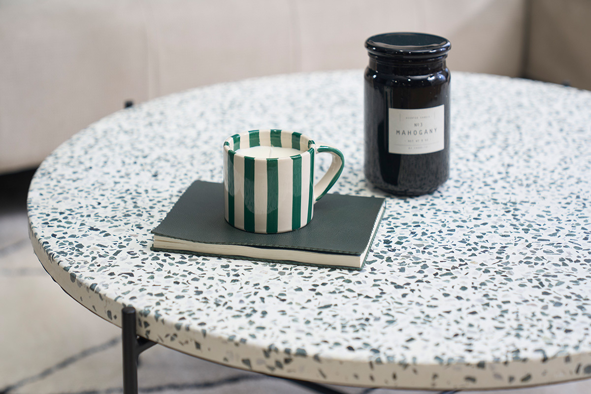 Mesa baja redonda de dise�o en terrazzo y metal negro D81 cm MEZZO