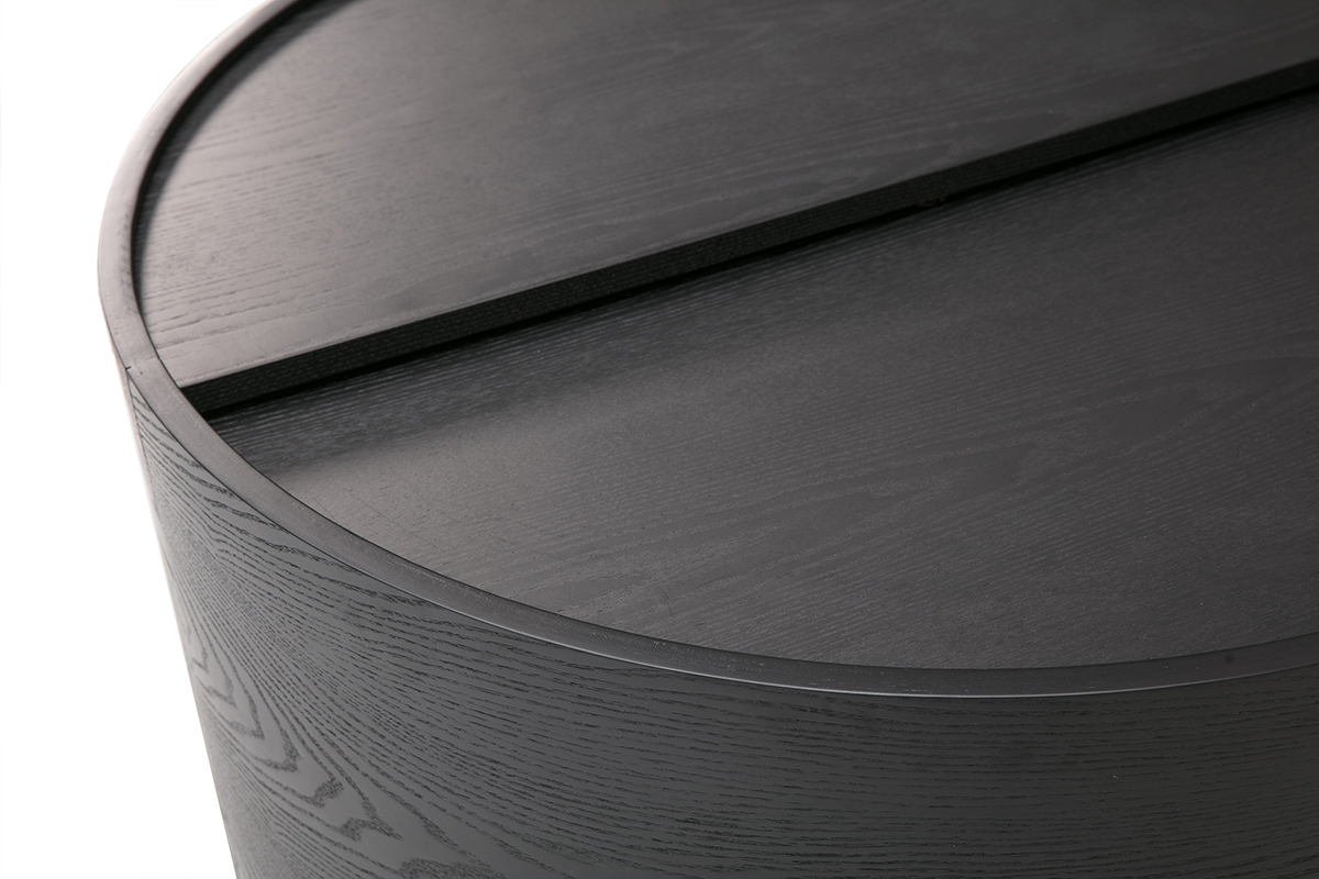 Mesa baja redonda de madera negra con bandeja giratoria, vista cercana de la bandeja.