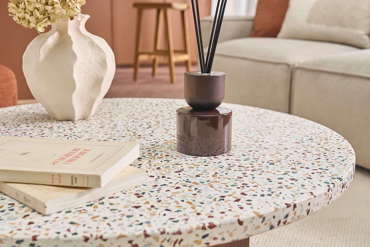 Mesa baja redonda en terrazzo y madera oscura de mango macizo D79.5 cm NESSA