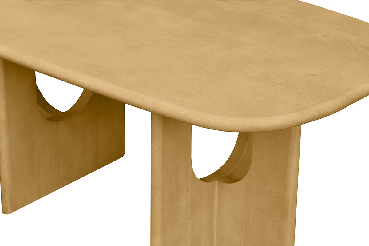 Mesa de centro de dise�o en madera maciza de mango, vista de cerca de la superficie y las patas, bordes redondeados.