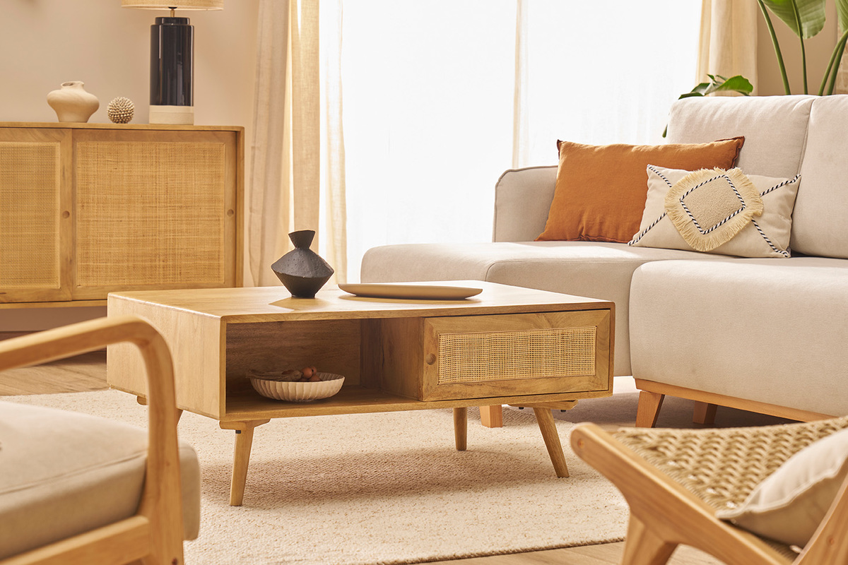 Mesa de centro rectangular con almacenaje de madera maciza de mango y caa de ratn 100 cm ACANGE