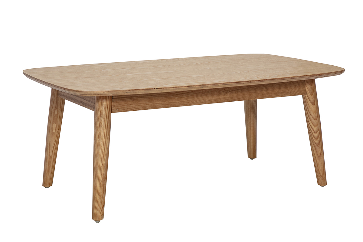 Mesa de centro rectangular de madera clara de fresno, vista en tres cuartos, con patas c�nicas.
