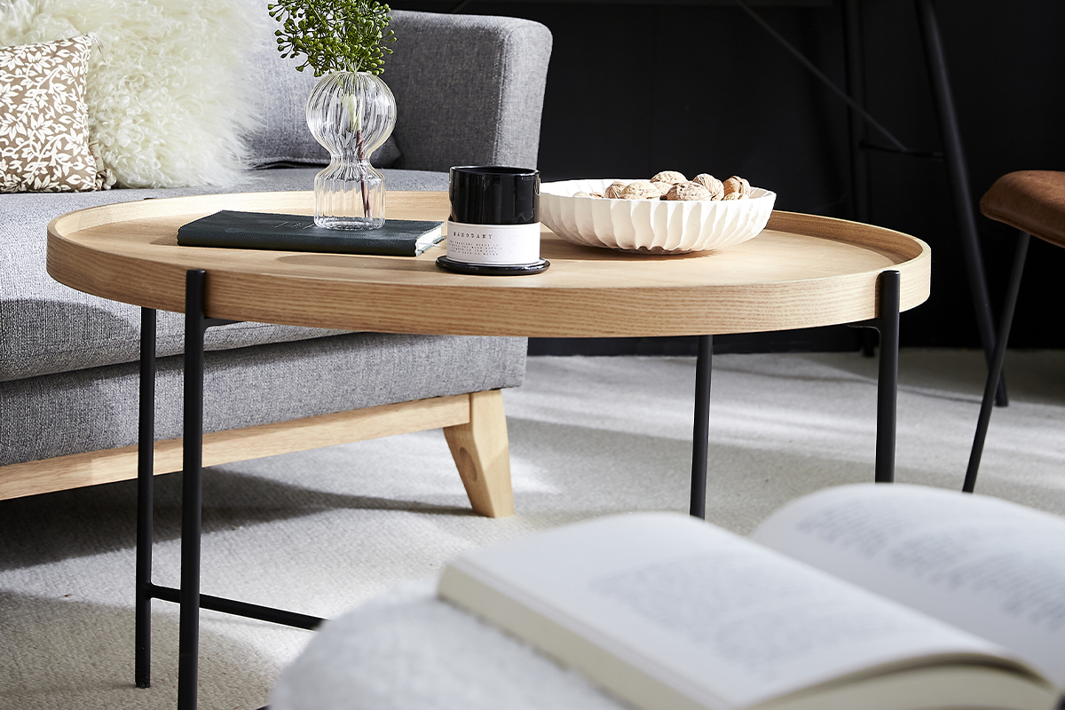 Mesa de centro redonda de madera clara y metal negro 90 cm BASSY