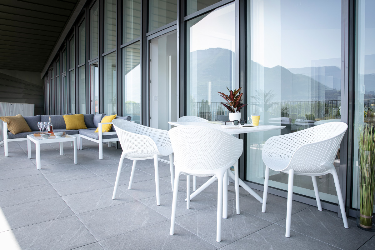 Mesa de comedor cuadrada moderna gris interior / exterior OSKOL