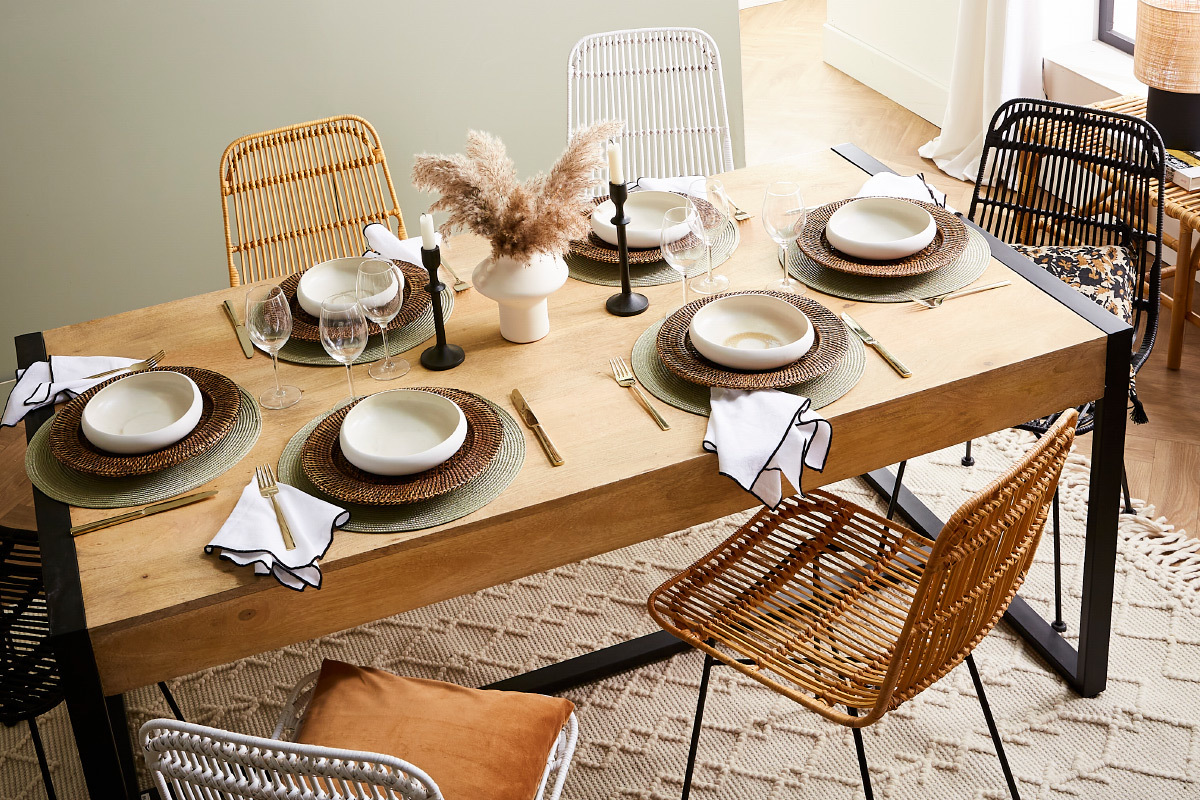 Mesa de comedor de madera de mango maciza y metal negro 175cm BERGEN