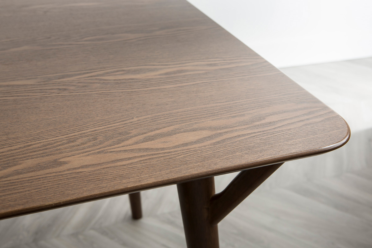 Mesa de comedor dise�o vintage nogal WALFORD