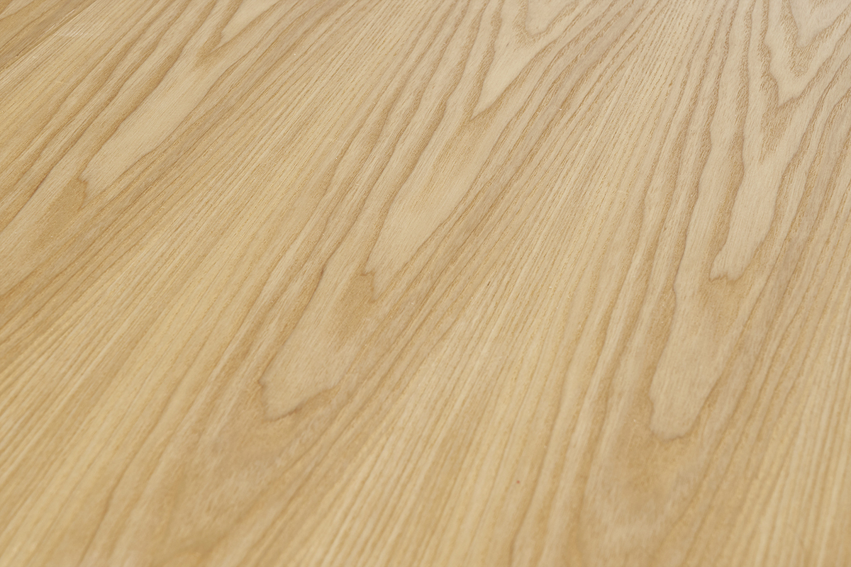 Mesa de comedor extensible en fresno natural L130-160 NORDECO