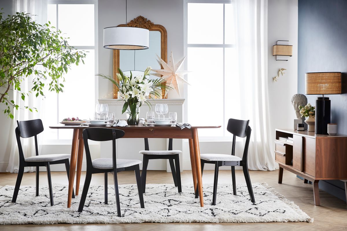 Mesa de comedor extensible en nogal natural L130-160 cm NORDECO