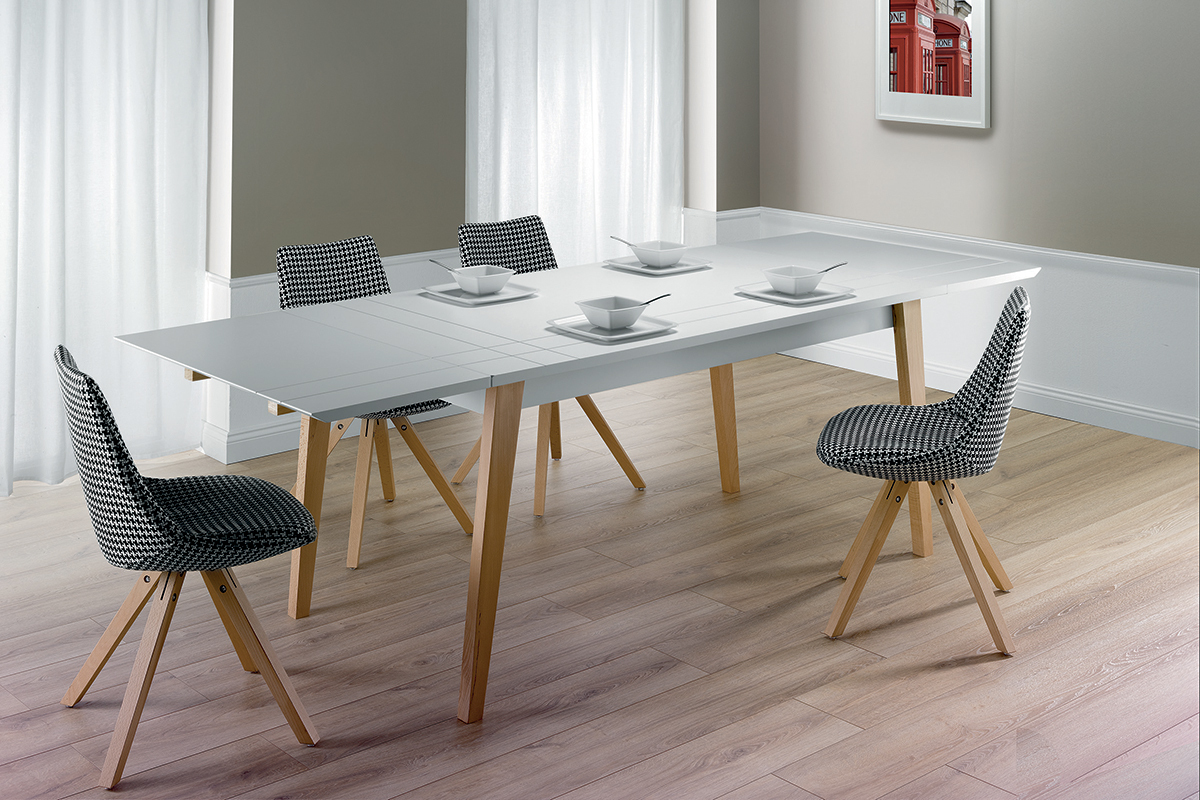 Mesa de comedor extensible lacado mate y madera L160-250 ADORNA