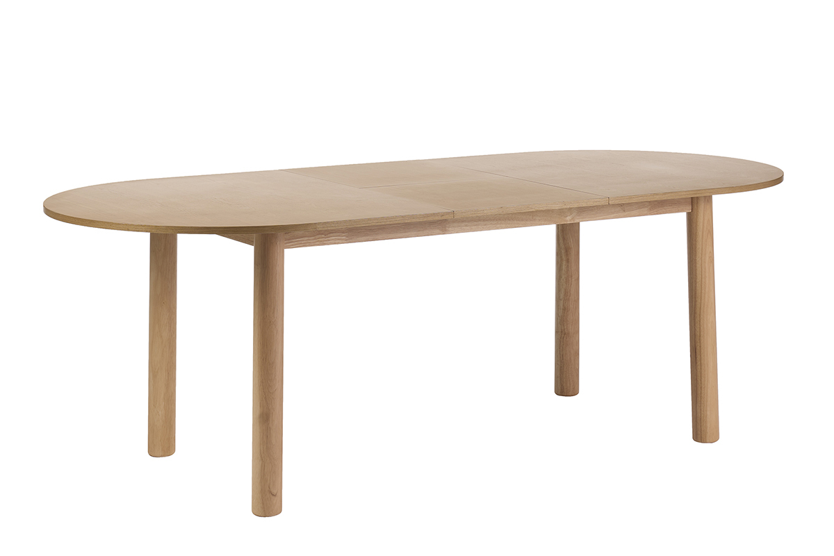 Mesa de comedor ovalada extensible de madera clara, vista en 3/4.