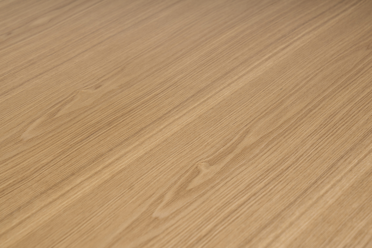 Tablero de madera clara de fresno de la mesa de comedor extensible CLAUDIE, vista de cerca