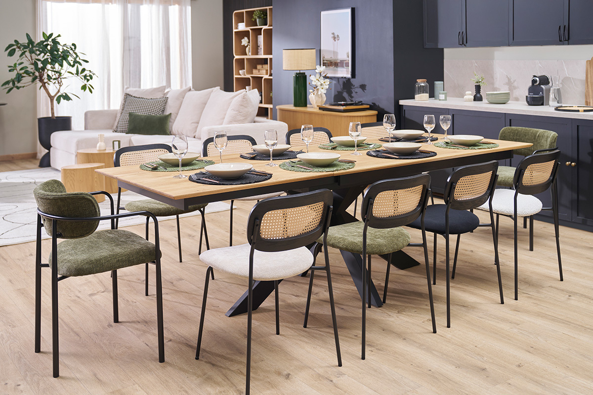 Mesa de comedor rectangular extensible con alargue integrado de madera clara roble macizo L160-245 cm AGATA