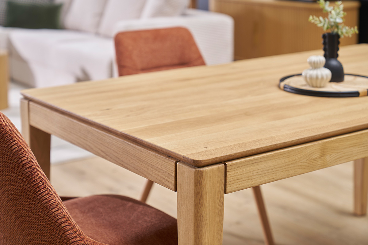 Mesa de comedor rectangular extensible con alargue integrado en madera clara de roble macizo L160-245 cm NELYA