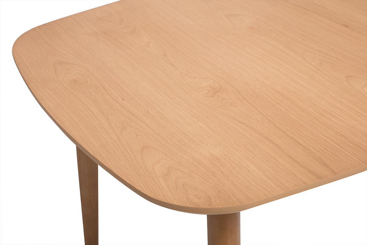 Mesa de comedor HELMA de madera clara, vista superior, esquina redondeada, patas de caucho.