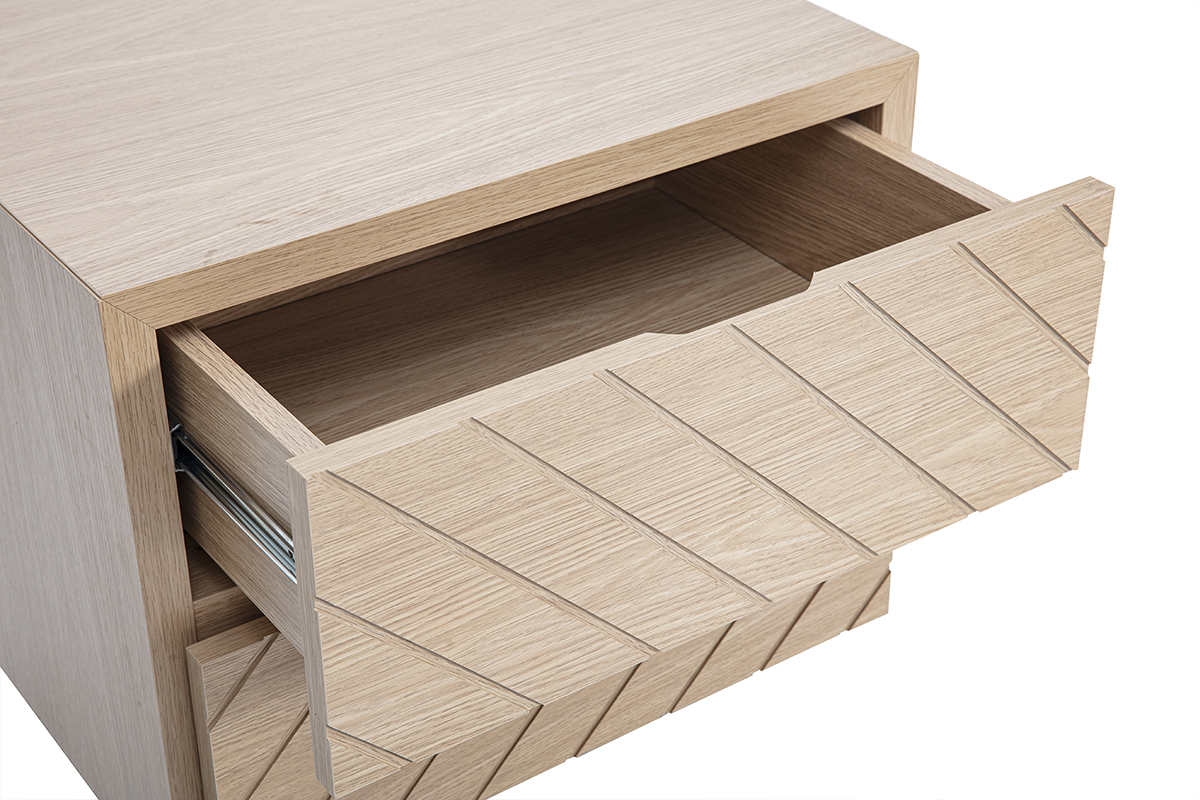 Mesa de noche de madera de roble MATALA con caj�n abierto en vista ampliada.