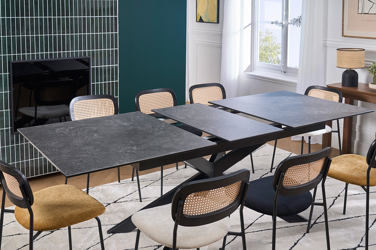Mesa extensible de cer�mica negra y metal L168-210 cm MELZA