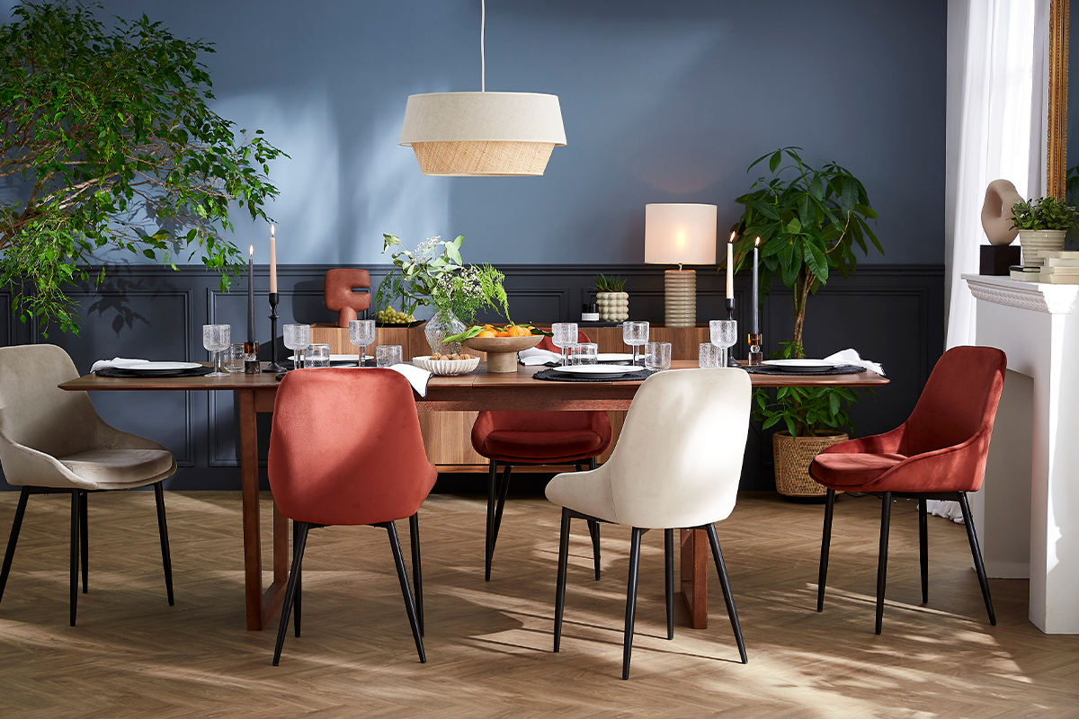 Mesa extensible rectangular de nogal 160-240 cm LAHO