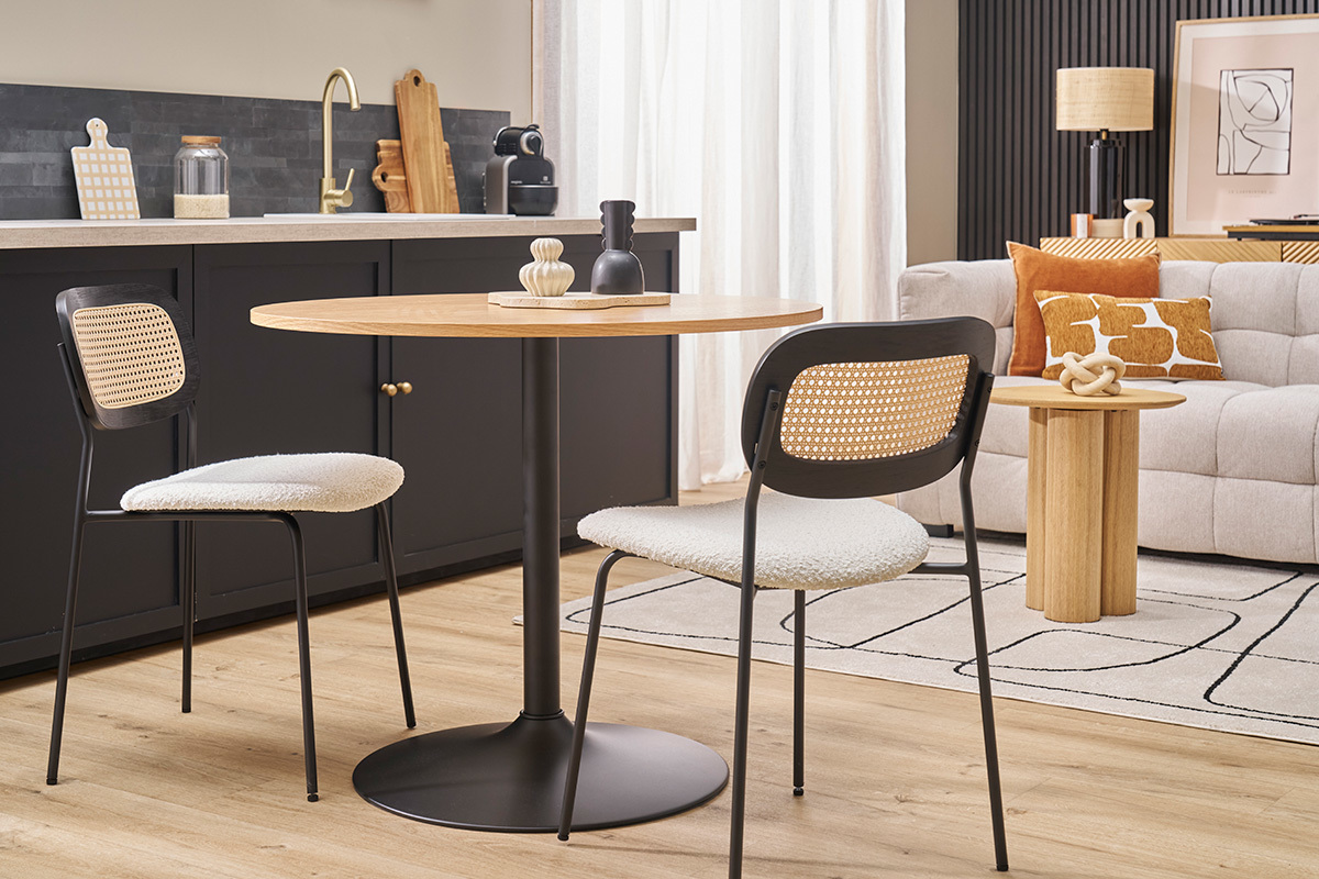 Mesa redonda de diseo de comedor en acabado de roble y negro D90 cm CALISTA