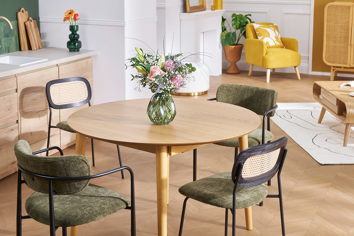 Mesa redonda extensible con extensiones integradas de madera de roble clara 115-154 cm EGO