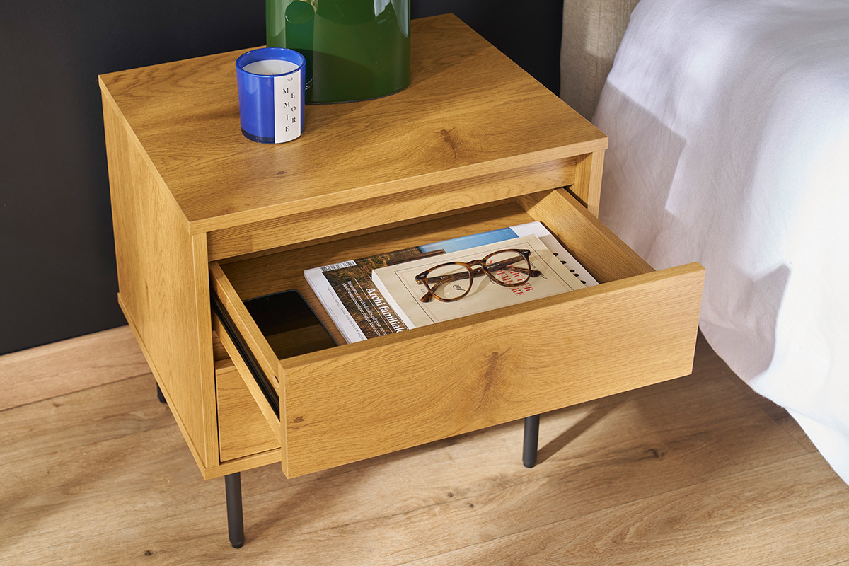 Mesilla de noche con acabado de roble claro y 2 cajones ARAGON