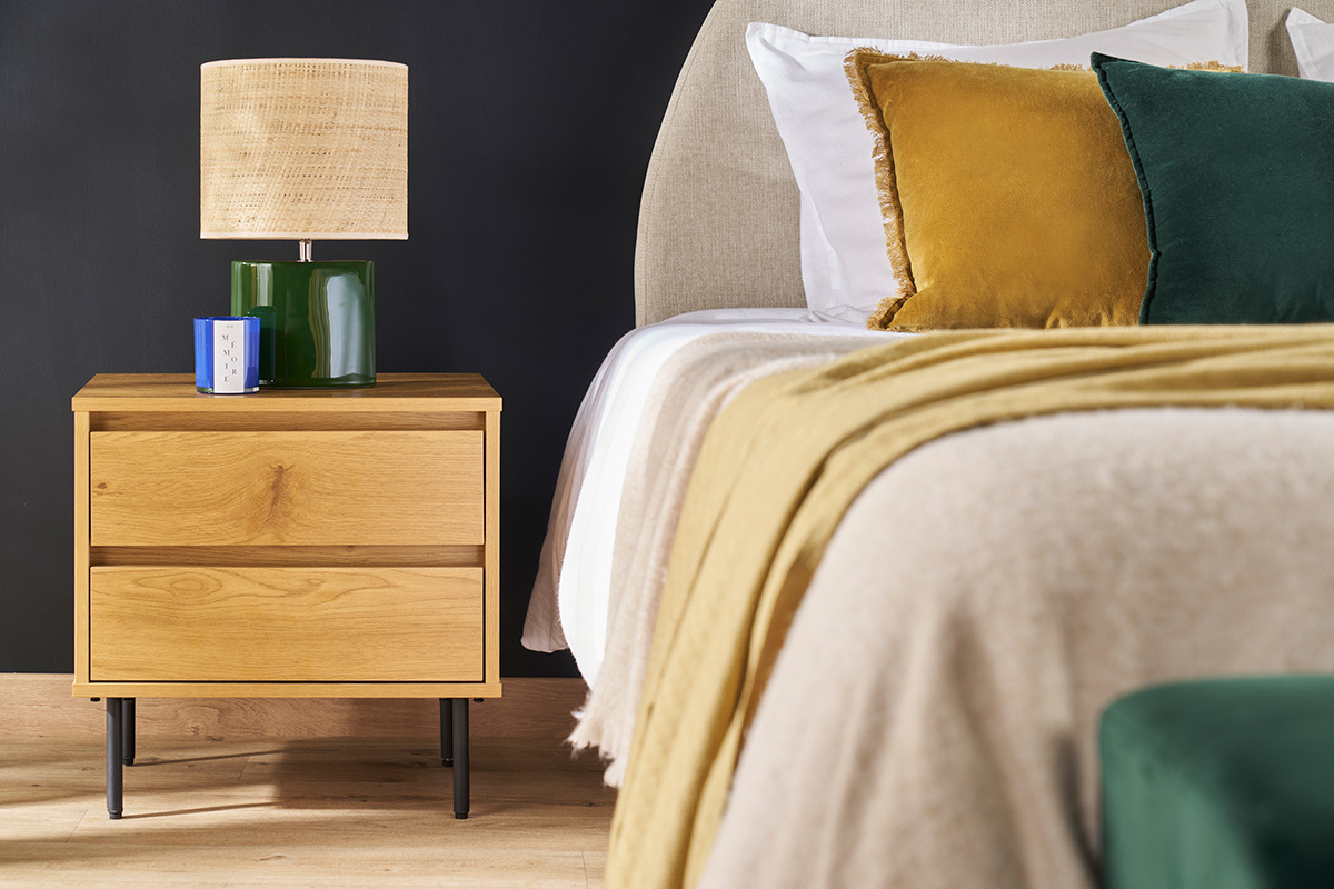 Mesilla de noche con acabado de roble claro y 2 cajones ARAGON