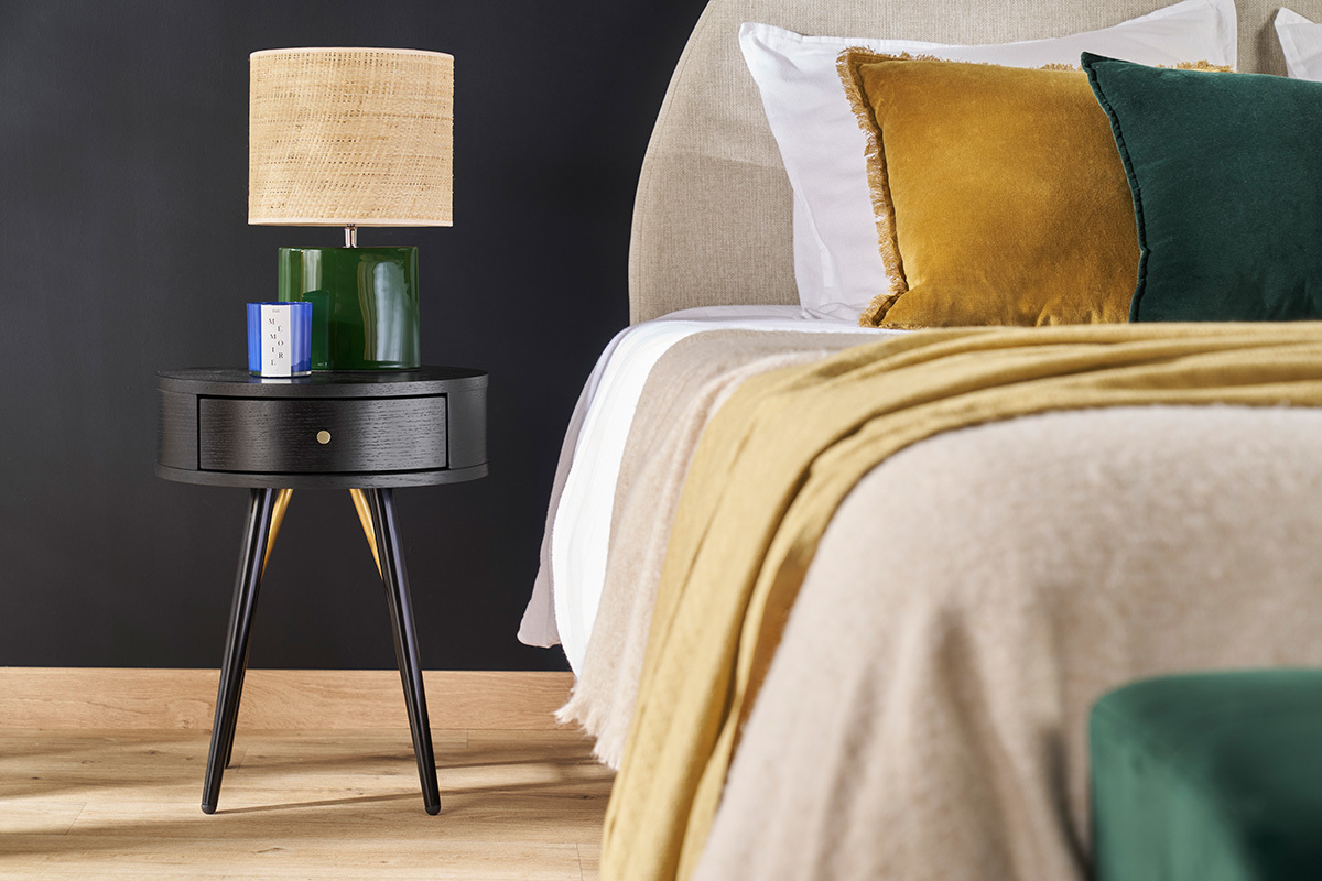 Mesilla de noche vintage redonda de madera y metal negro con detalles dorados KORAL