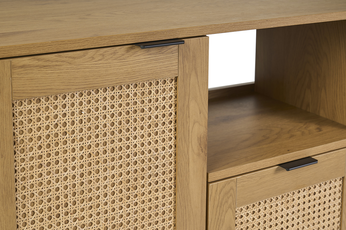 Mueble de ba�o de madera clara con paneles de rat�n, caj�n negro, vista ampliada