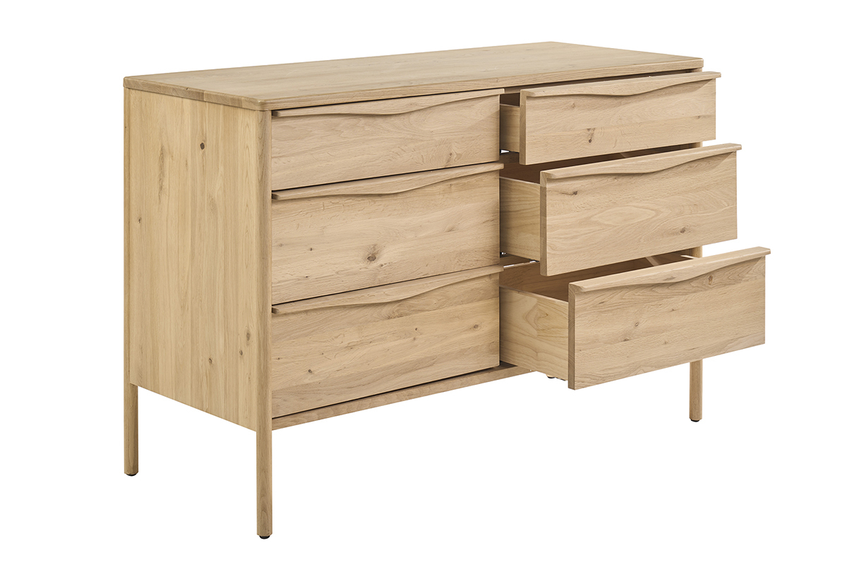 Mueble de ba�o de madera de roble macizo con seis cajones, vista en tres cuartos.