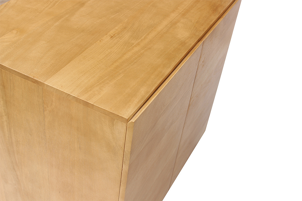Vista en picado del mueble de ba�o de madera maciza de mango, con acabados lisos.