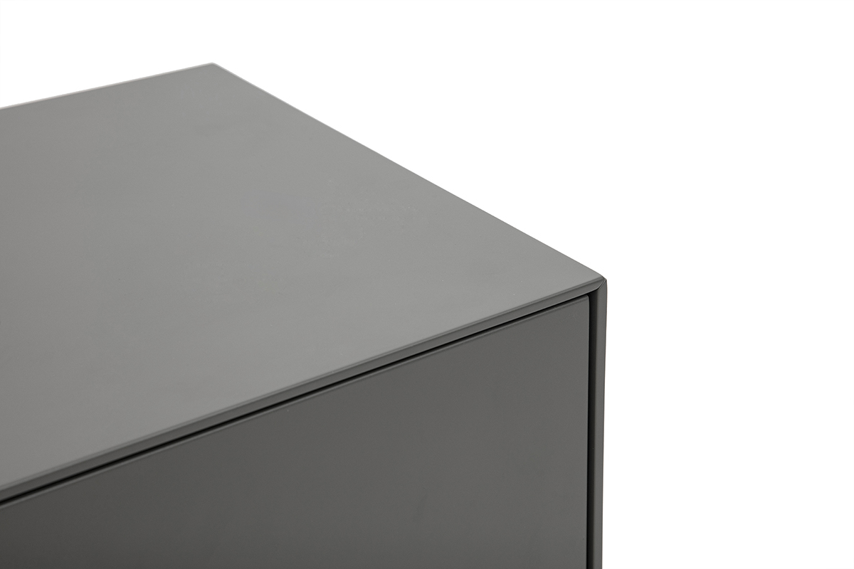 Primer plano de una superficie de mueble para TV gris brillante, vista ampliada.