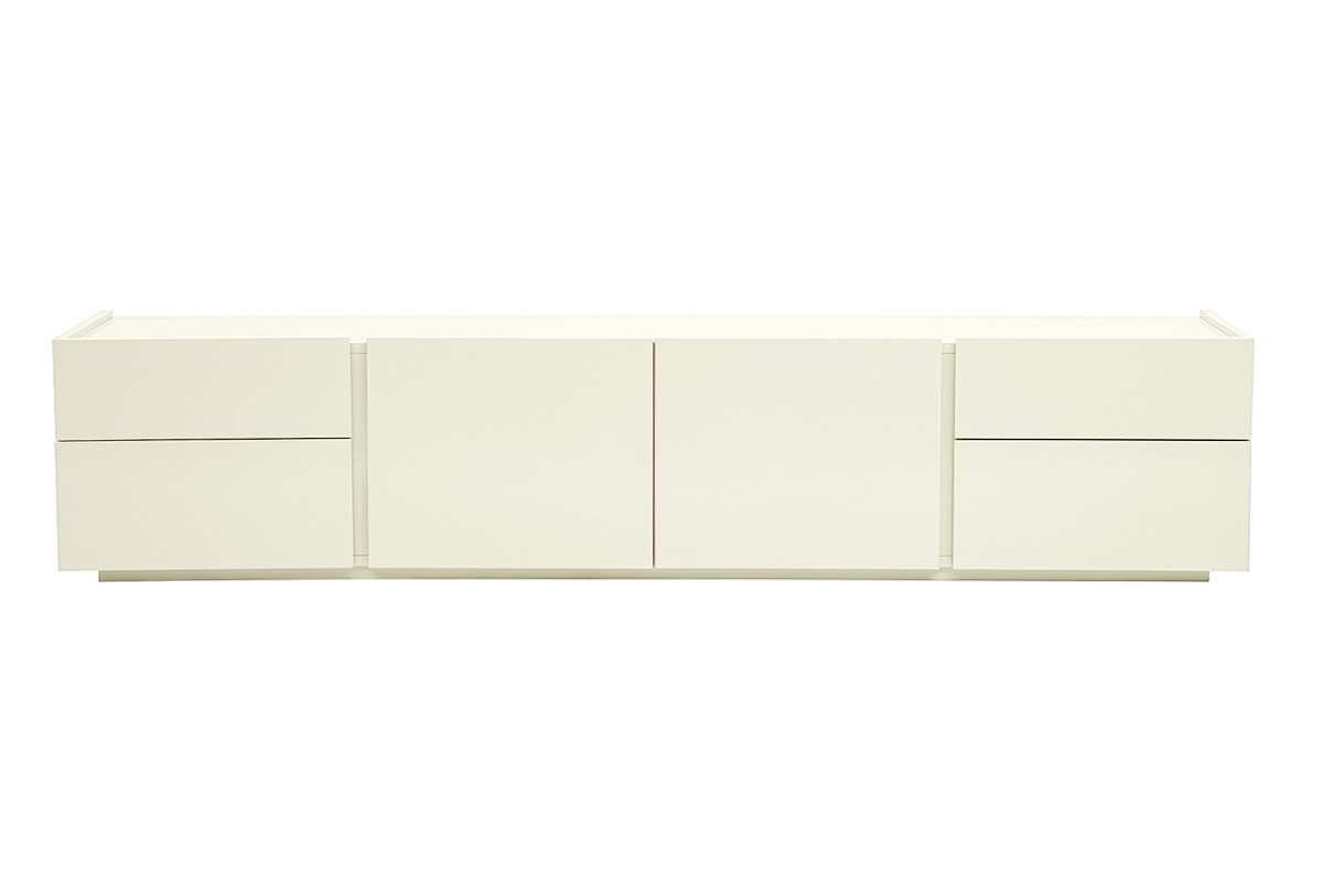 Mueble de TV beige lacado brillante con almacenamiento, vista frontal.