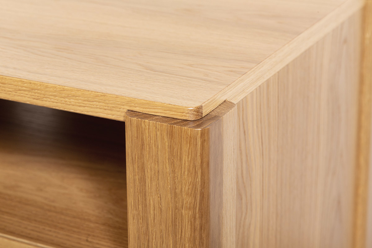 Mueble TV nrdico con compartimentos de almacenaje de roble 160 cm AGALI