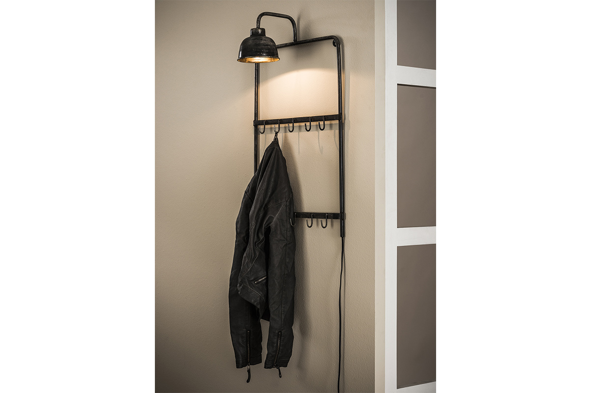 Perchero de pared con lmpara en metal envejecido MOBY