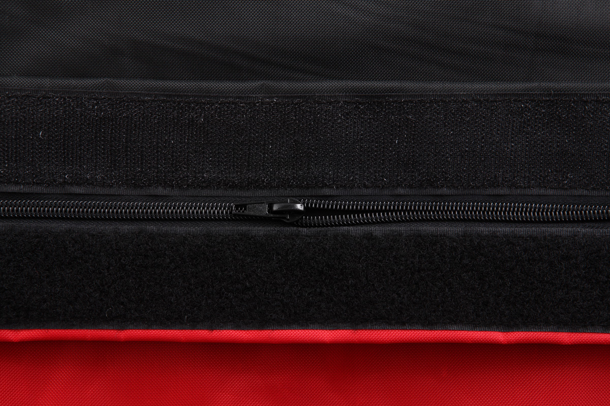 Puf gigante de diseo negro y rojo BIG MILIBAG