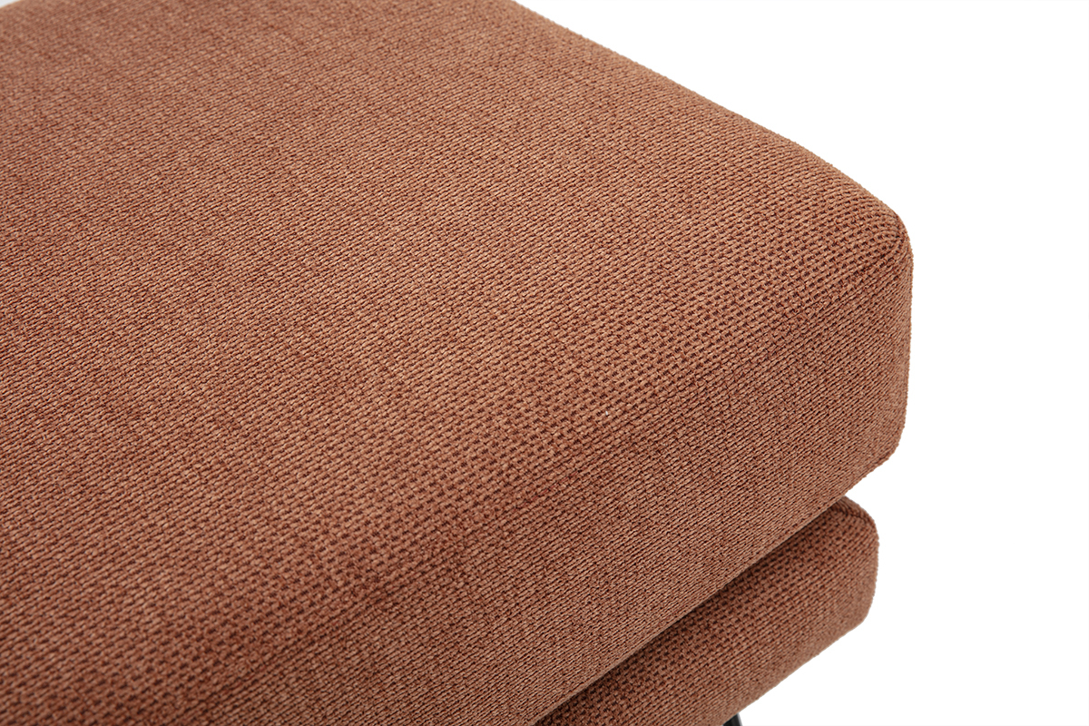 Vista a�rea del pouf reposapi�s OSLO en tejido chenilla color tierra quemada, que presenta su textura suave.