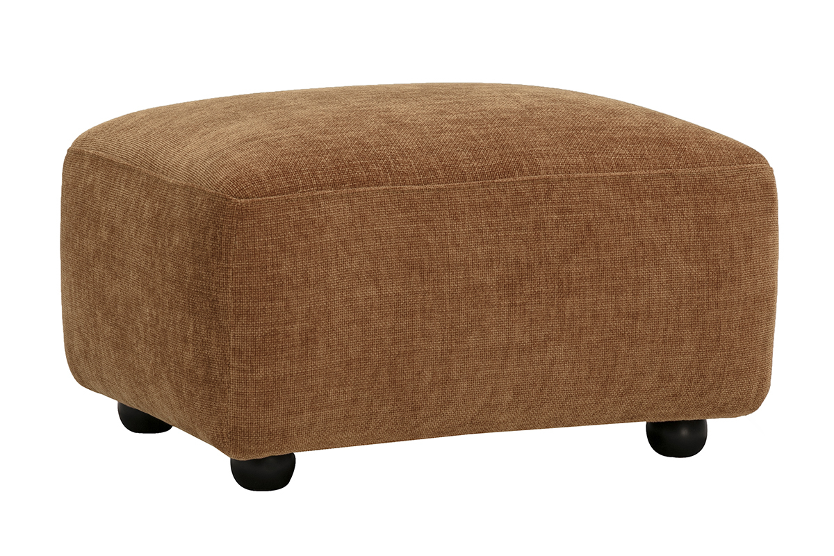Puf reposapi�s rectangular de tejido con efecto terciopelo texturizado color tierra quemada, vista en tres cuartos.