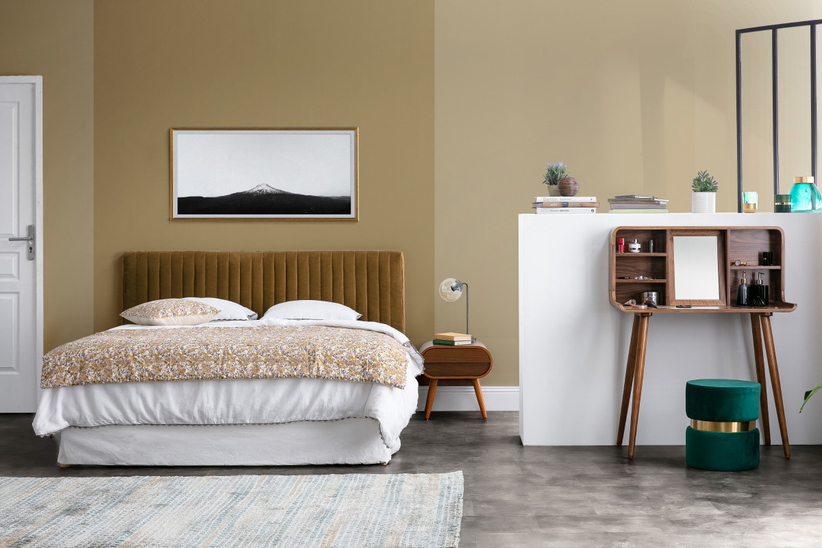 Puuf redondo en terciopelo rosa y metal dorado JOY