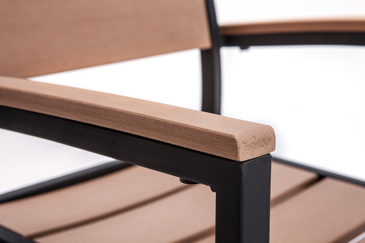 Saln de jardn con mesa y 4 sillas negro y madera VIAGGIO