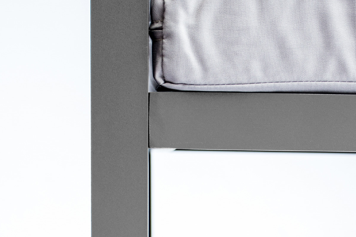 Saln de jardn en metal con mesa, sof de esquina y silln SALENTO
