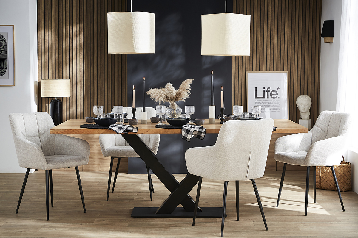 Set de 2sillas acolchadas de diseo de tejido efecto aterciopelado texturizado beige y metal negro MONTERO