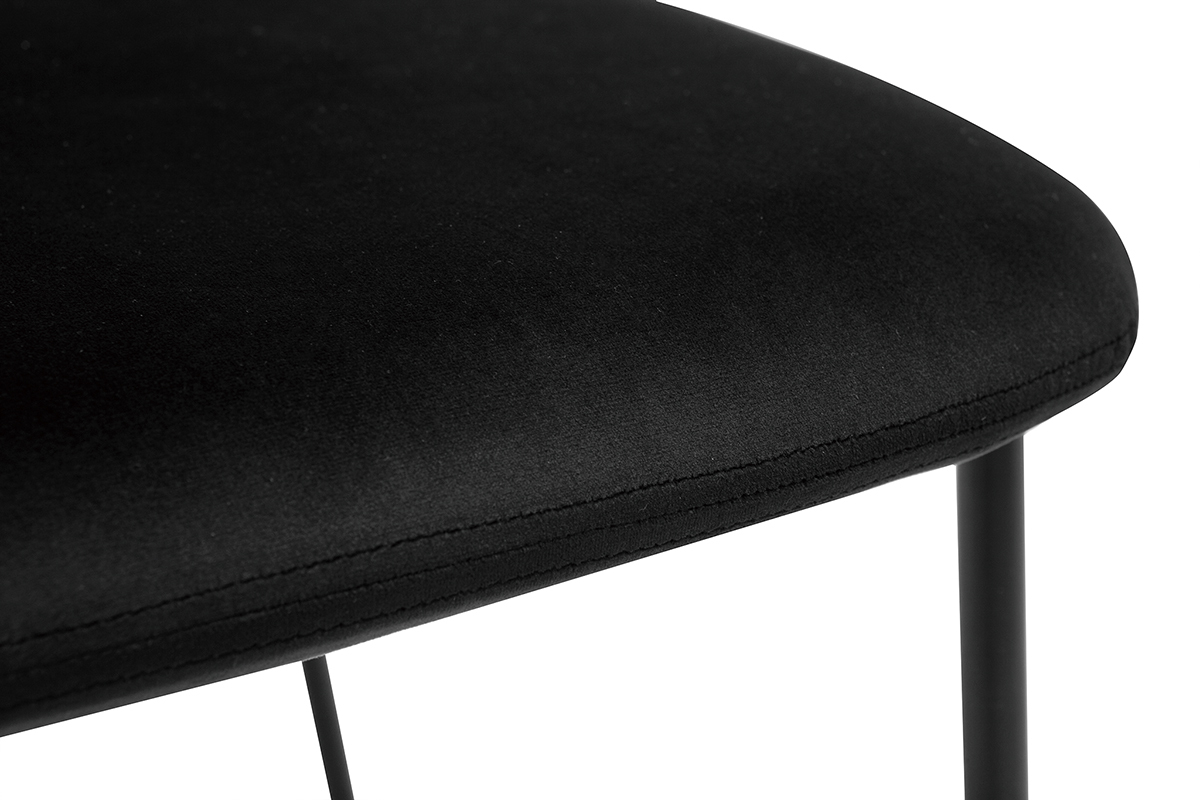 Set de 2sillas de diseo en terciopelo negro con estructura de metal negro LEPIDUS