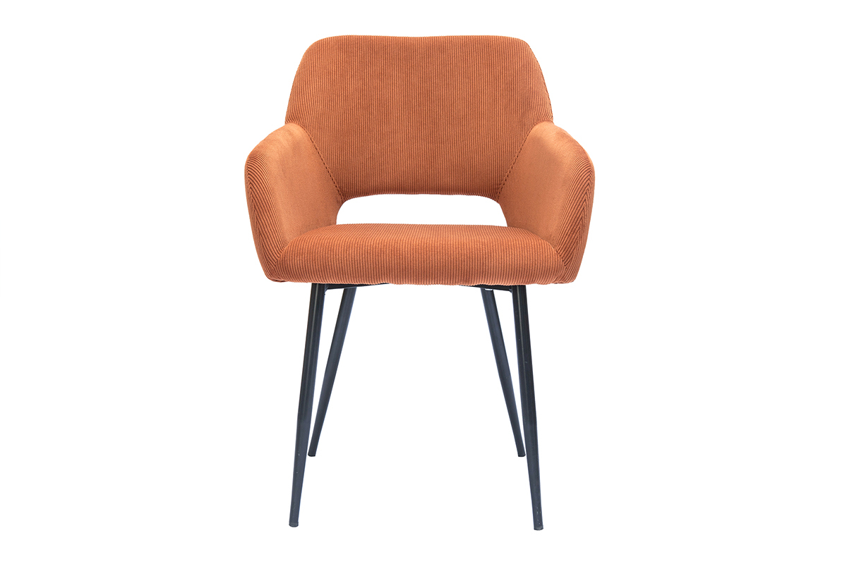 Silla de pana color tierra quemada con patas de metal negro, vista frontal.